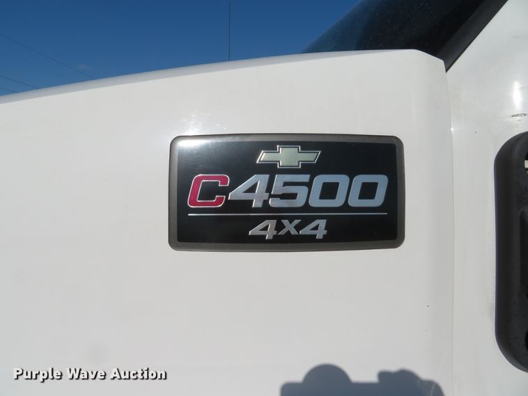 image for item FP9446 2005 Chevrolet C4500  flatbed truck