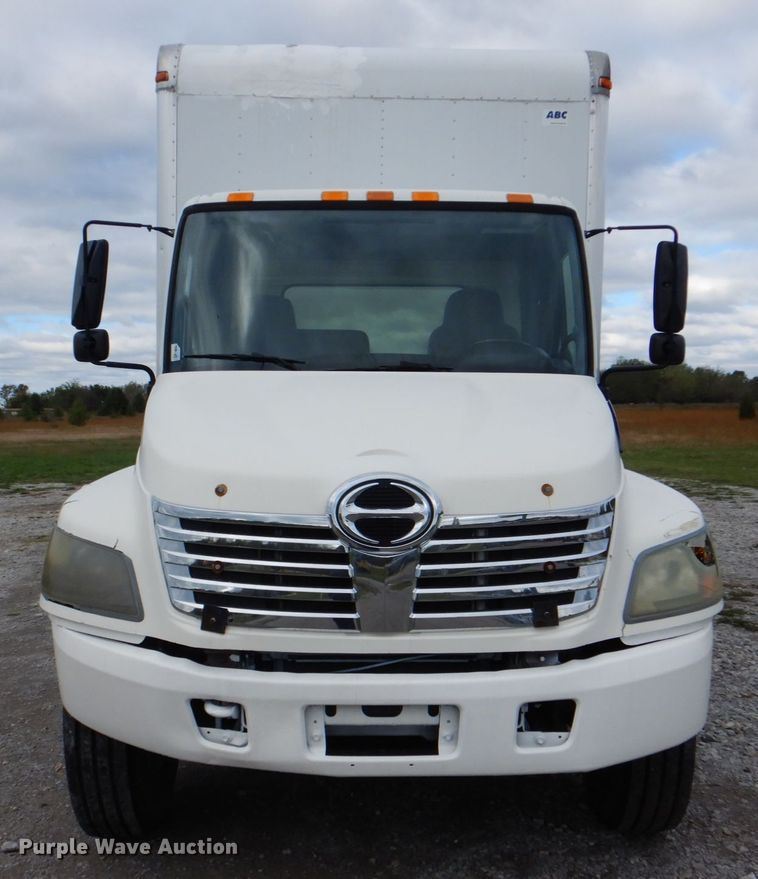 image for item HT9488 2007 Hino 268  box truck