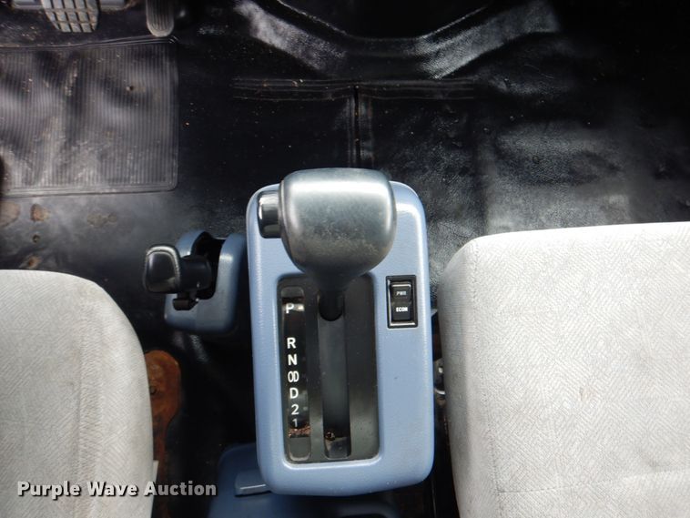 image for item HT9488 2007 Hino 268  box truck