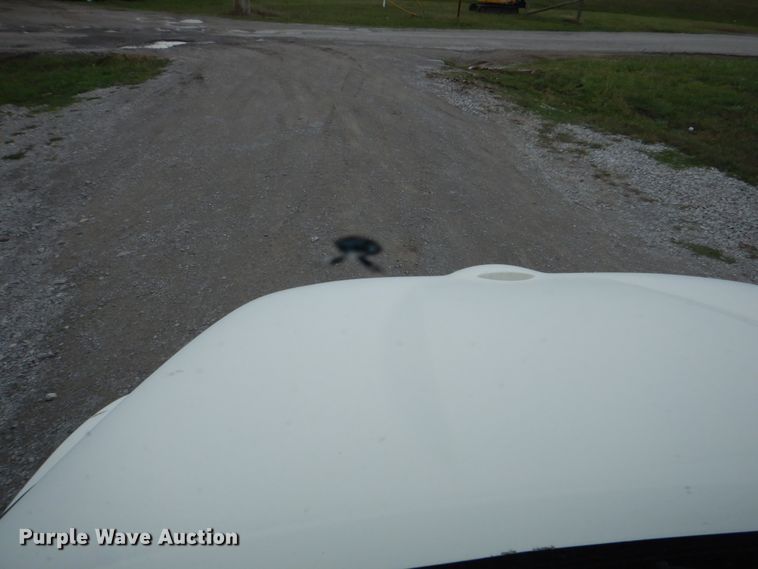 image for item HT9488 2007 Hino 268  box truck