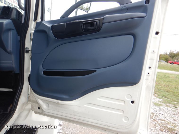 image for item HT9488 2007 Hino 268  box truck