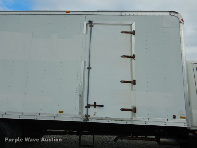 image for item HT9488 2007 Hino 268  box truck