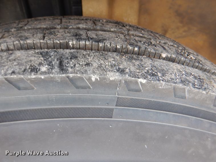 image for item HT9488 2007 Hino 268  box truck