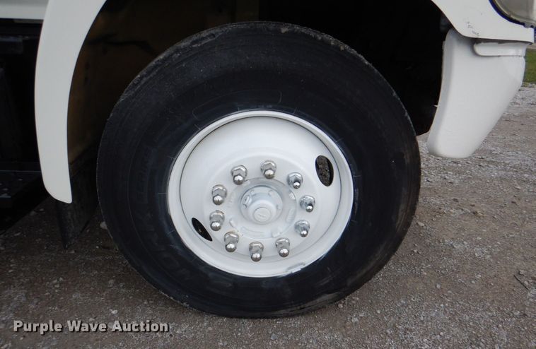 image for item HT9488 2007 Hino 268  box truck