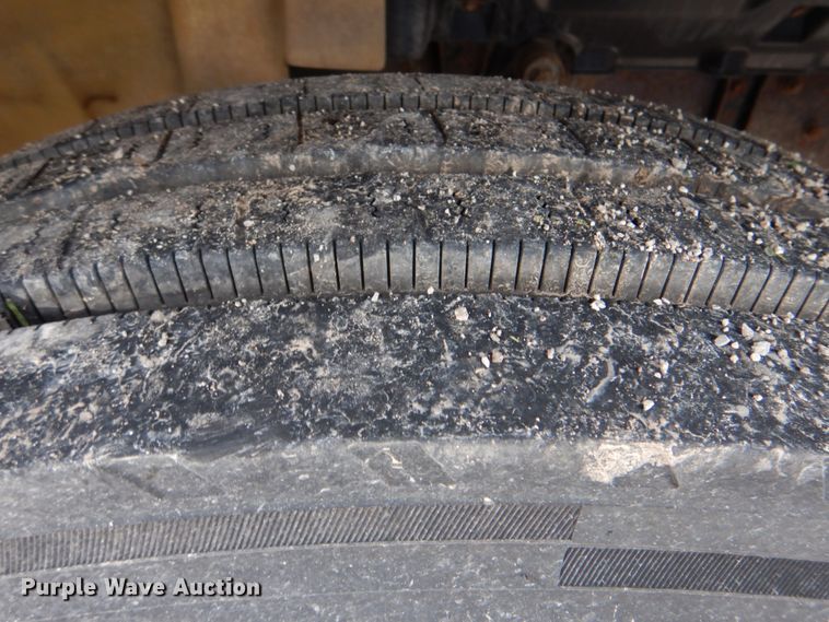 image for item HT9488 2007 Hino 268  box truck