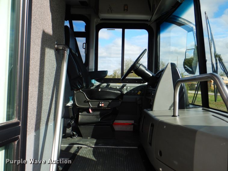 image for item HT9490 2010 Thomas Built Saf-T-Liner  school bus