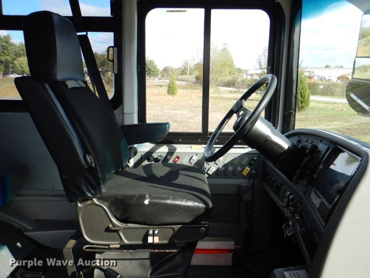 image for item HT9490 2010 Thomas Built Saf-T-Liner  school bus