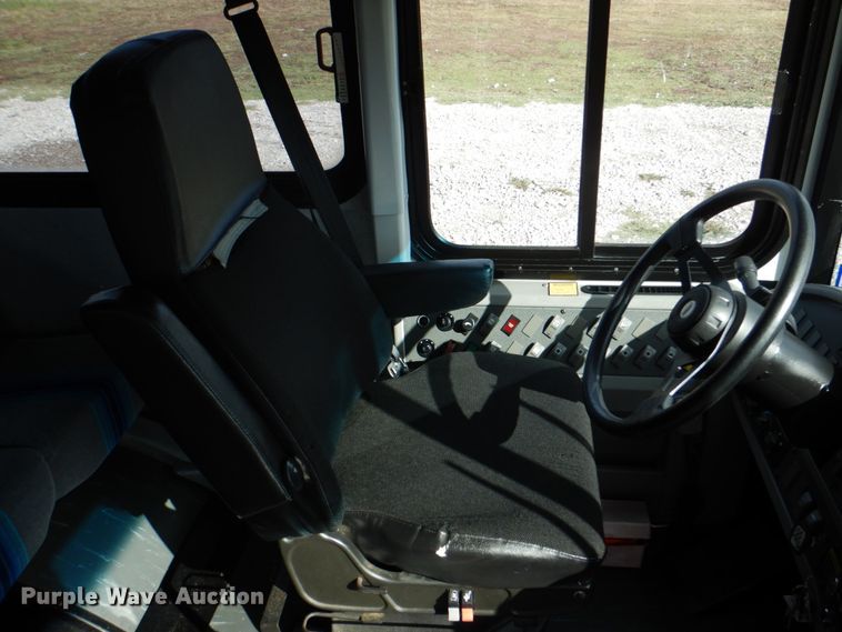 image for item HT9490 2010 Thomas Built Saf-T-Liner  school bus