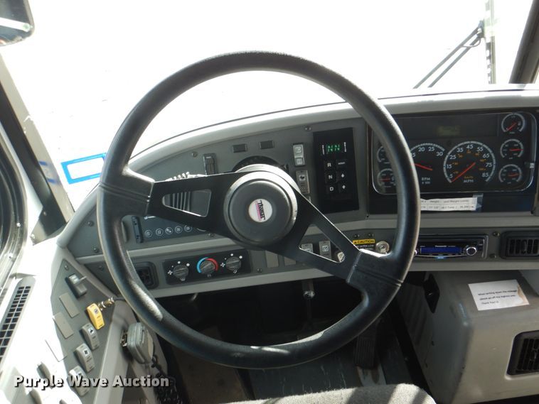 image for item HT9490 2010 Thomas Built Saf-T-Liner  school bus