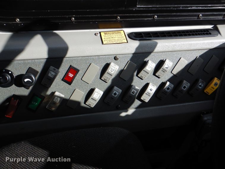 image for item HT9490 2010 Thomas Built Saf-T-Liner  school bus