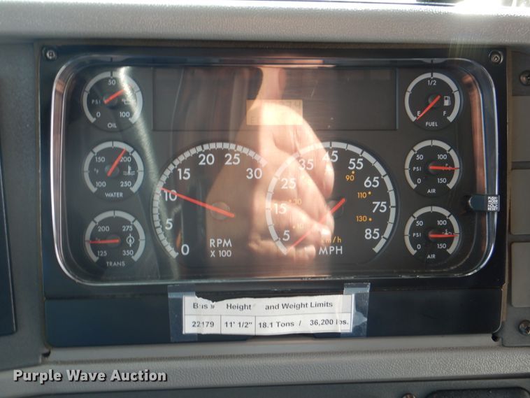 image for item HT9490 2010 Thomas Built Saf-T-Liner  school bus