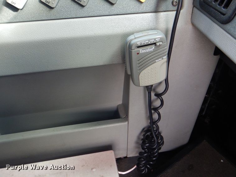 image for item HT9490 2010 Thomas Built Saf-T-Liner  school bus