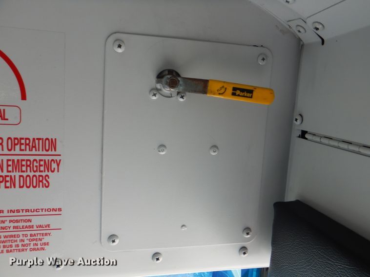 image for item HT9490 2010 Thomas Built Saf-T-Liner  school bus