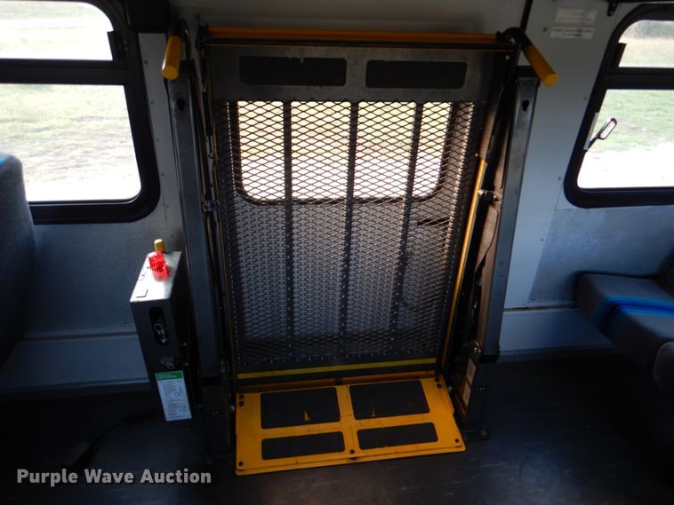 image for item HT9490 2010 Thomas Built Saf-T-Liner  school bus