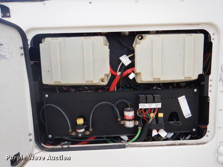 image for item HT9490 2010 Thomas Built Saf-T-Liner  school bus