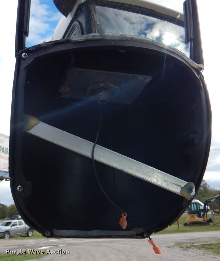 image for item HT9490 2010 Thomas Built Saf-T-Liner  school bus