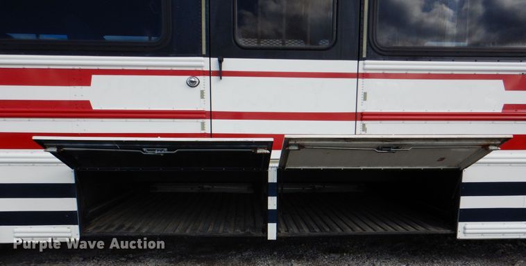 image for item HT9490 2010 Thomas Built Saf-T-Liner  school bus