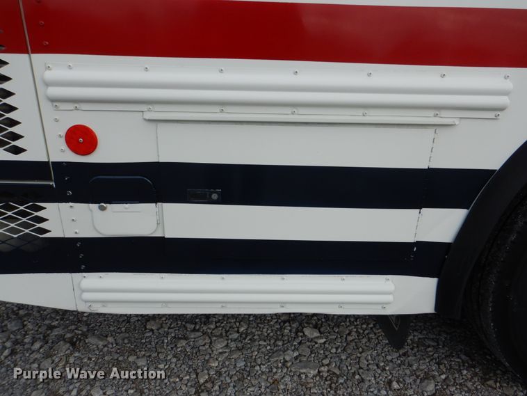 image for item HT9490 2010 Thomas Built Saf-T-Liner  school bus