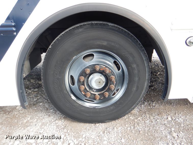 image for item HT9490 2010 Thomas Built Saf-T-Liner  school bus