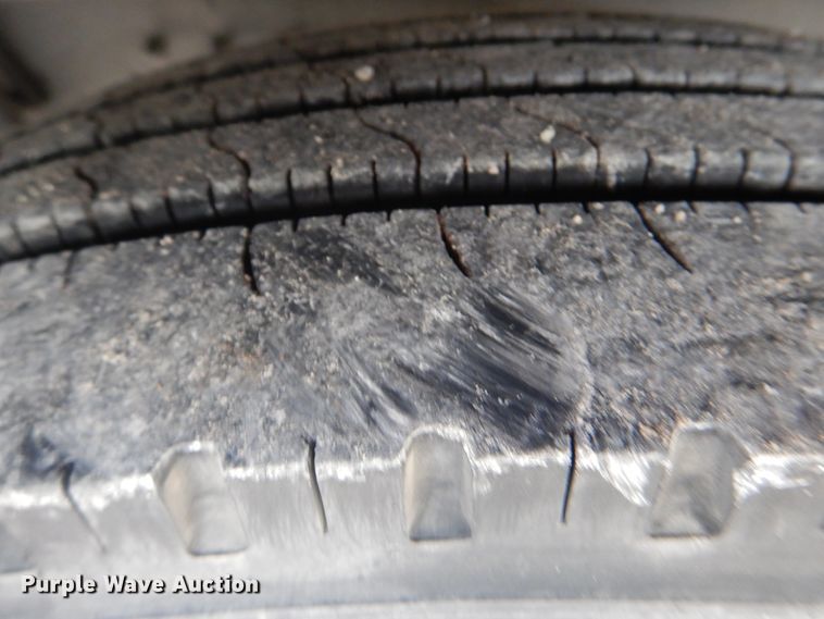 image for item HT9490 2010 Thomas Built Saf-T-Liner  school bus