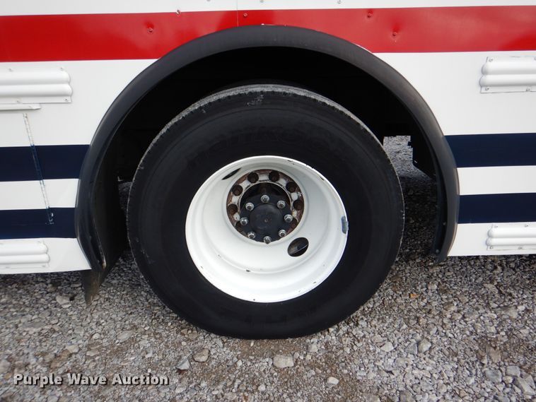 image for item HT9490 2010 Thomas Built Saf-T-Liner  school bus