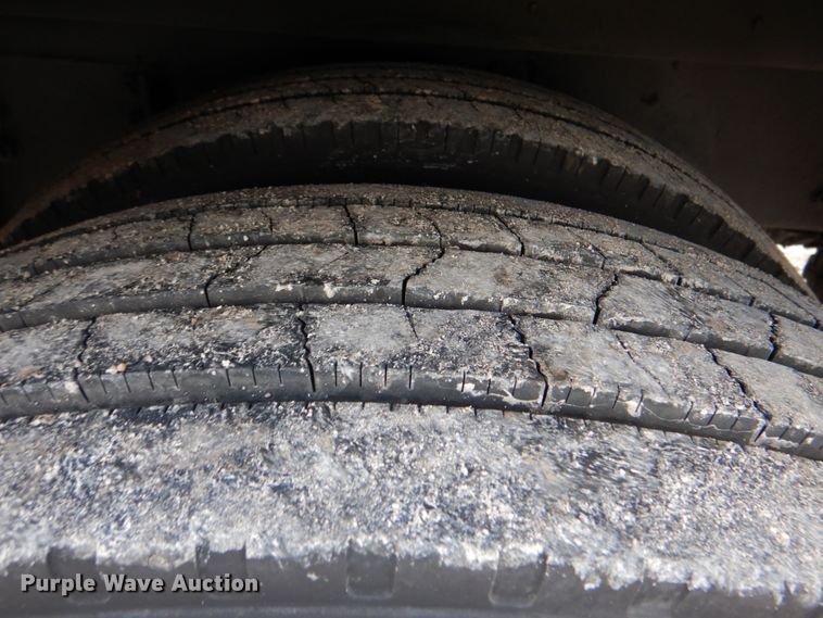 image for item HT9490 2010 Thomas Built Saf-T-Liner  school bus