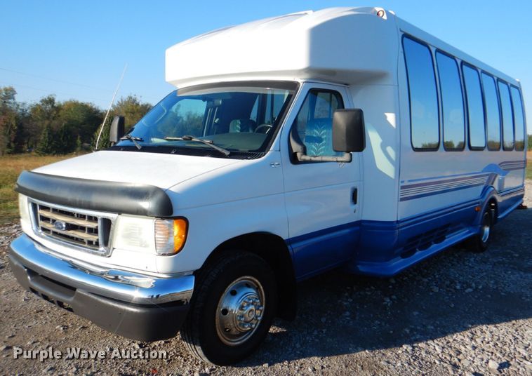 image for item HT9493 2003 Ford E450  shuttle bus