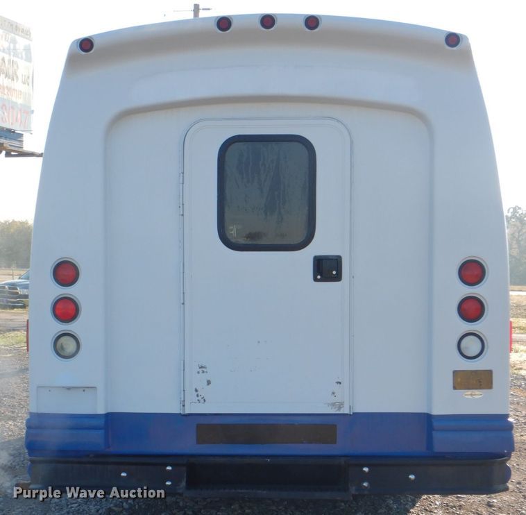 image for item HT9493 2003 Ford E450  shuttle bus