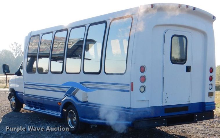 image for item HT9493 2003 Ford E450  shuttle bus