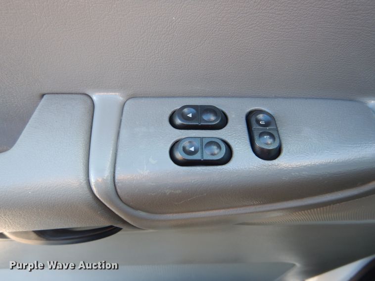 image for item HT9493 2003 Ford E450  shuttle bus