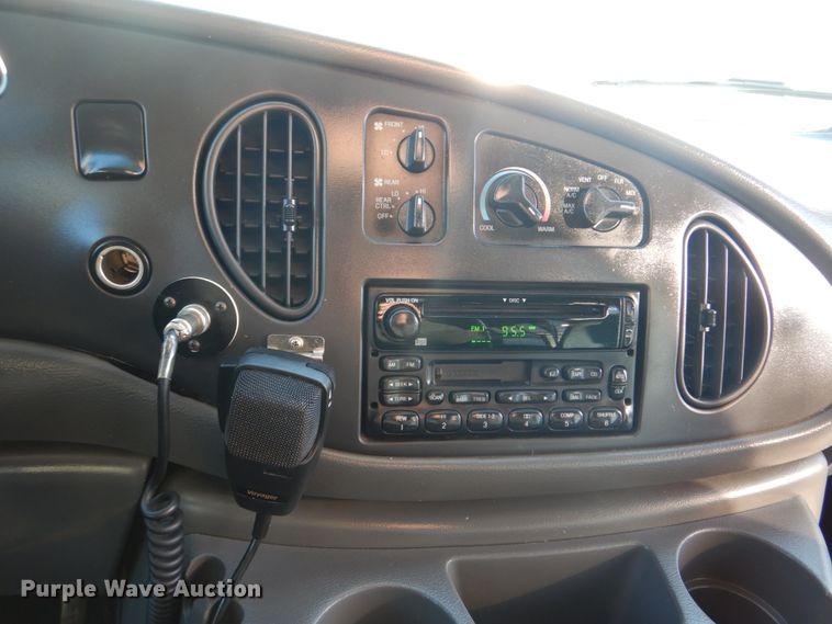 image for item HT9493 2003 Ford E450  shuttle bus