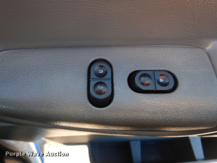 image for item HT9493 2003 Ford E450  shuttle bus