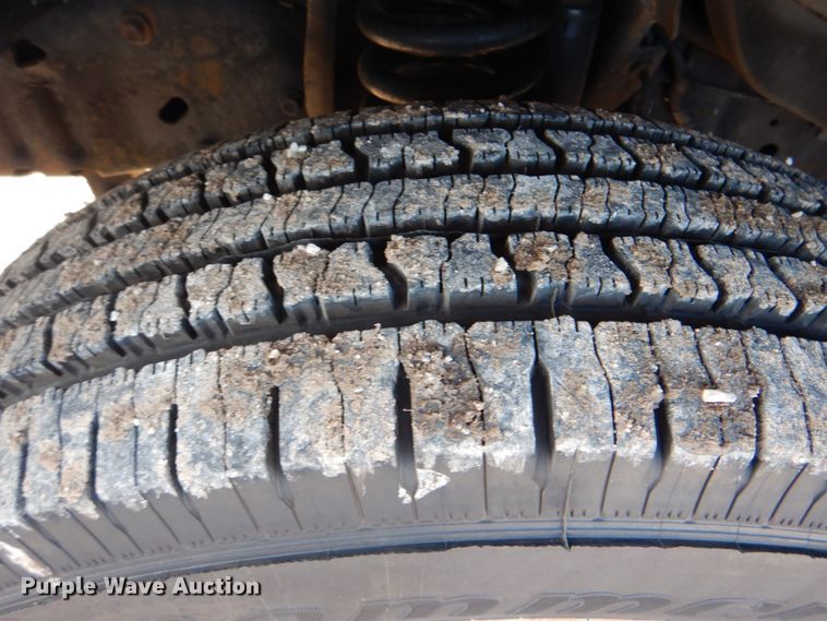 image for item HT9493 2003 Ford E450  shuttle bus