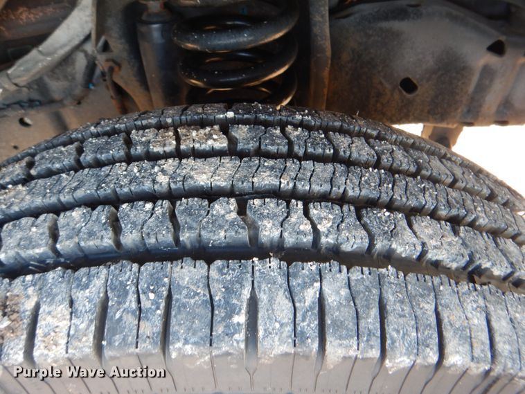 image for item HT9493 2003 Ford E450  shuttle bus