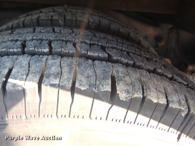 image for item HT9493 2003 Ford E450  shuttle bus