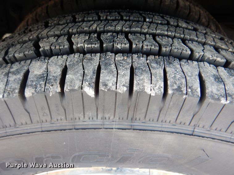 image for item HT9493 2003 Ford E450  shuttle bus