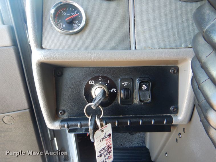 image for item HT9494 2012 Kenworth T370  flatbed truck