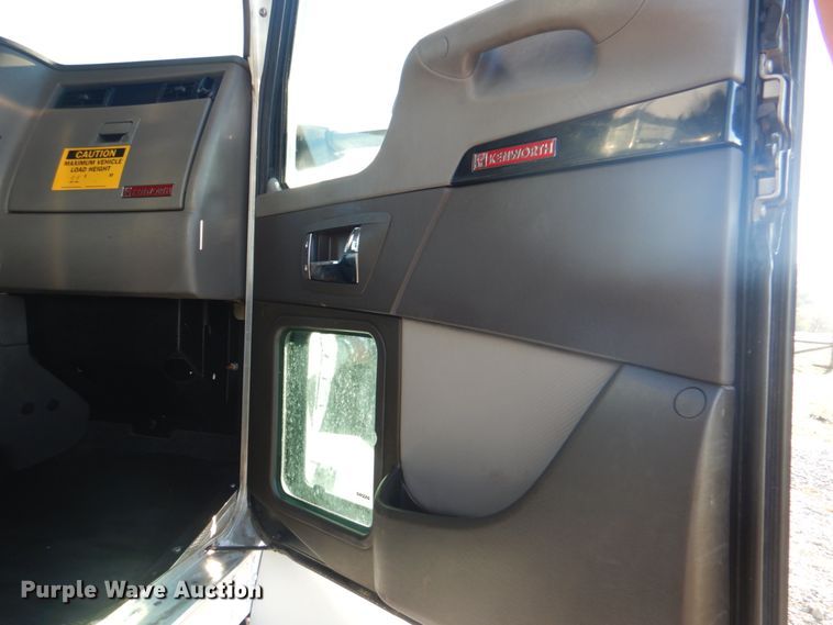 image for item HT9494 2012 Kenworth T370  flatbed truck