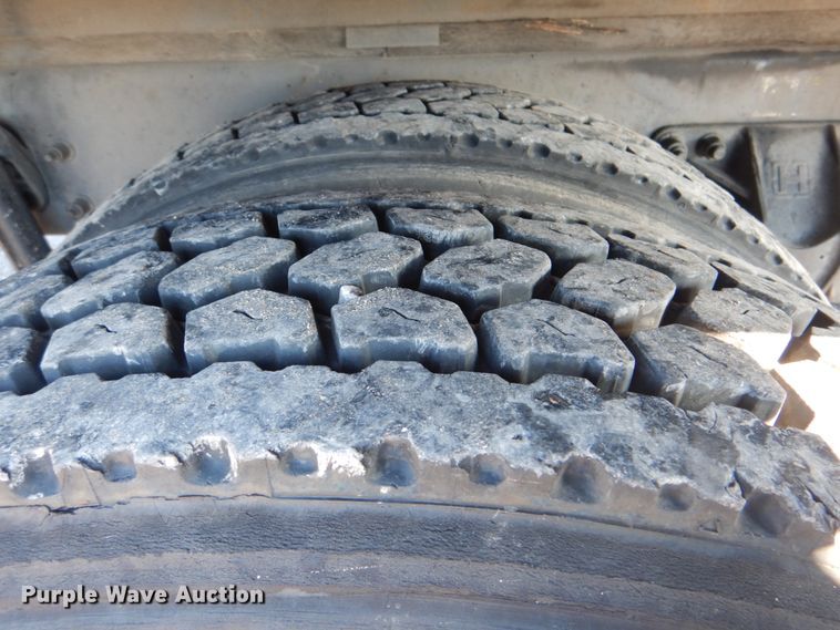 image for item HT9494 2012 Kenworth T370  flatbed truck