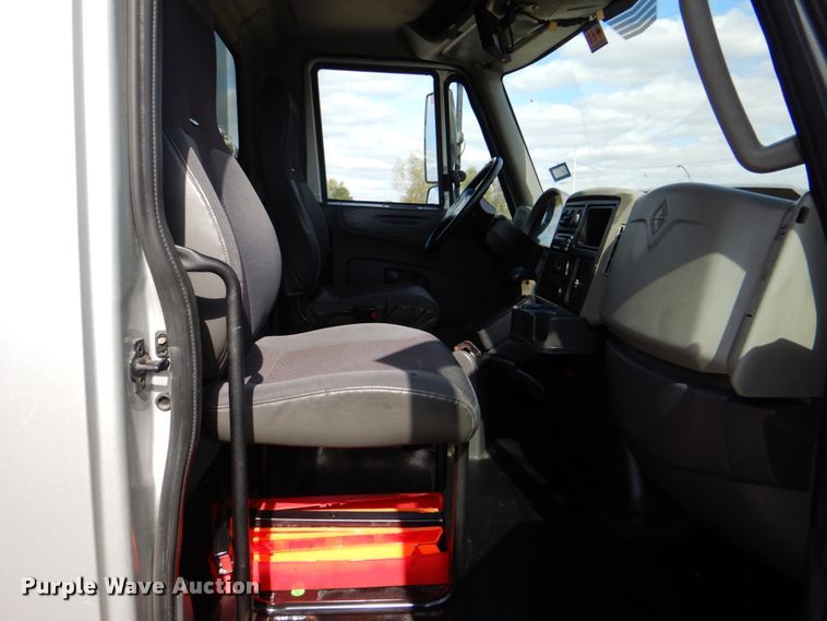 image for item HT9499 2014 International TerraStar  delivery truck