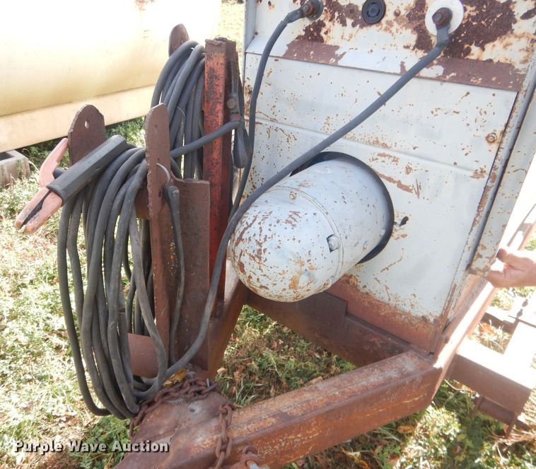 image for item HU9318 Lincoln SA-200-F-162  welder