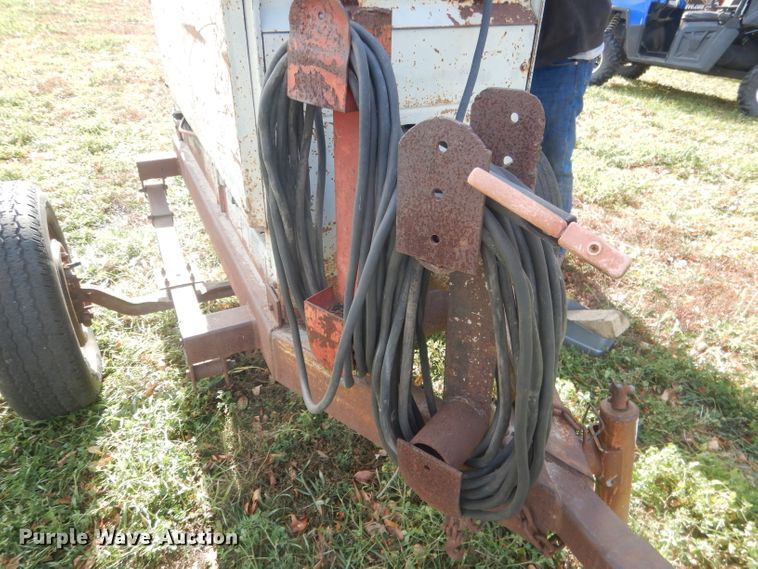 image for item HU9318 Lincoln SA-200-F-162  welder