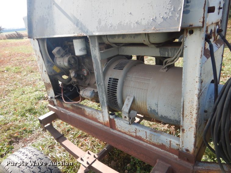 image for item HU9318 Lincoln SA-200-F-162  welder