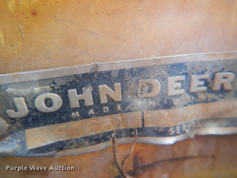 image for item HU9326 Lawn tractors