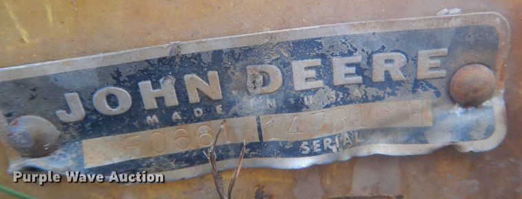 image for item HU9326 Lawn tractors