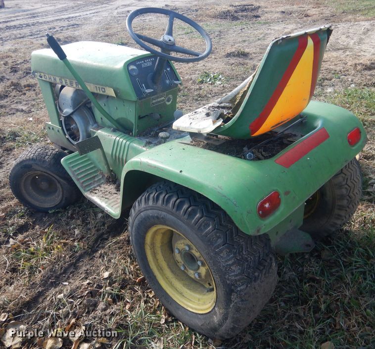 image for item HU9326 Lawn tractors