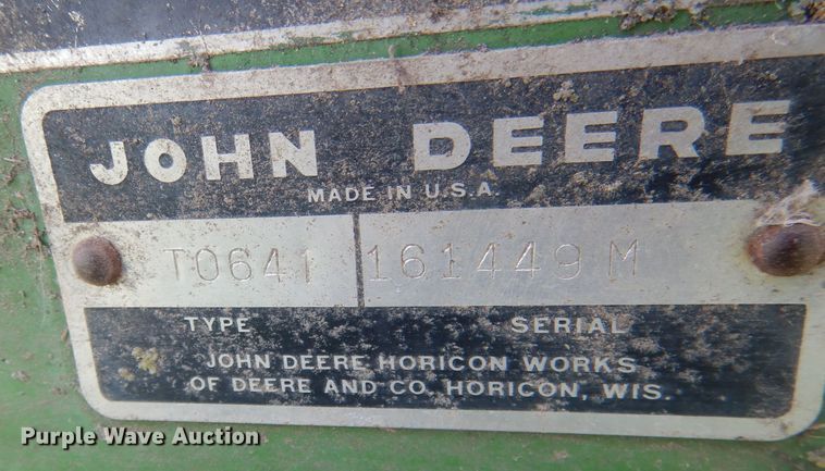 image for item HU9326 Lawn tractors