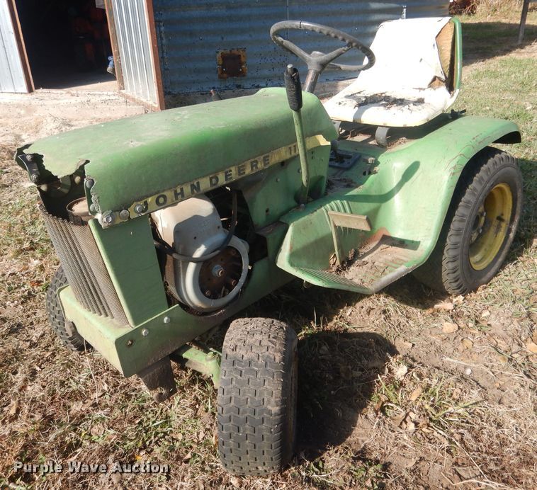 image for item HU9326 Lawn tractors