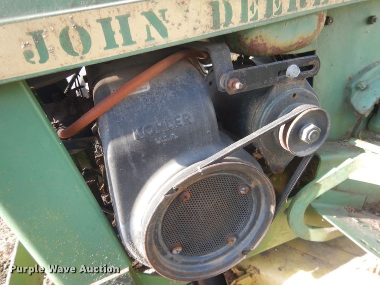 image for item HU9326 Lawn tractors