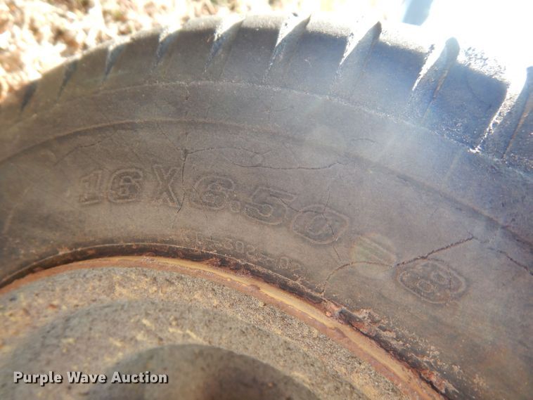 image for item HU9326 Lawn tractors